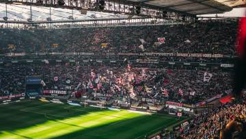 2026世界杯球迷吐槽通勤费暴涨，纽约至新泽西巴士票价翻十倍（配图示意）